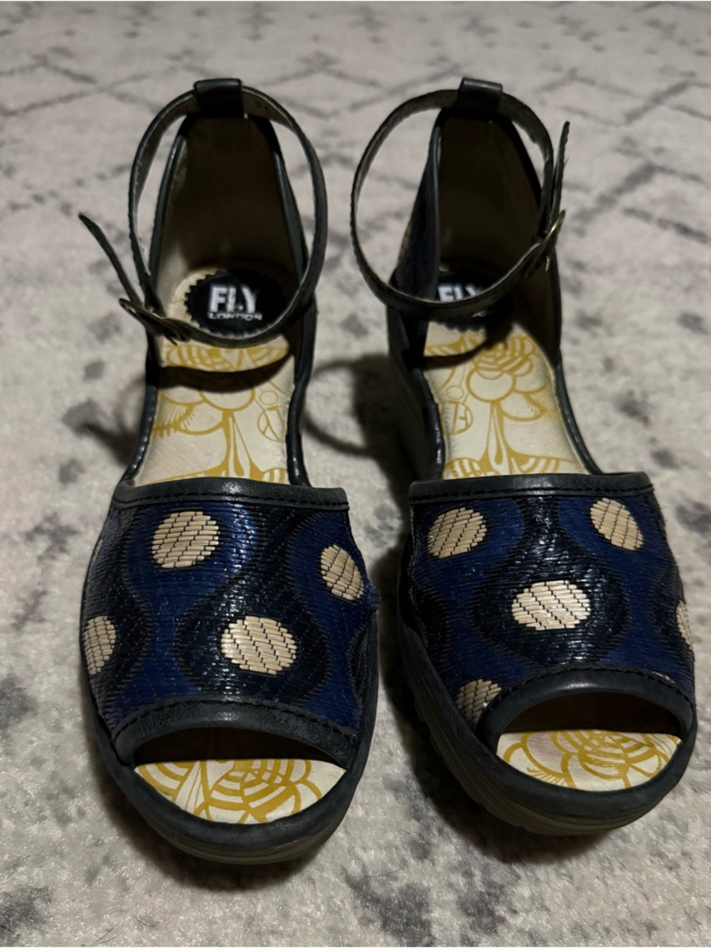 Fly London Yeiji Wedge Peeptoe Size EU39